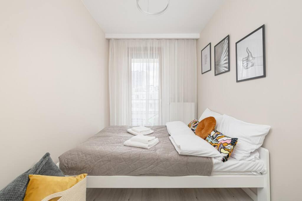 Ecru 1-bedroom With Parking And Balcony Apartment Warsaw