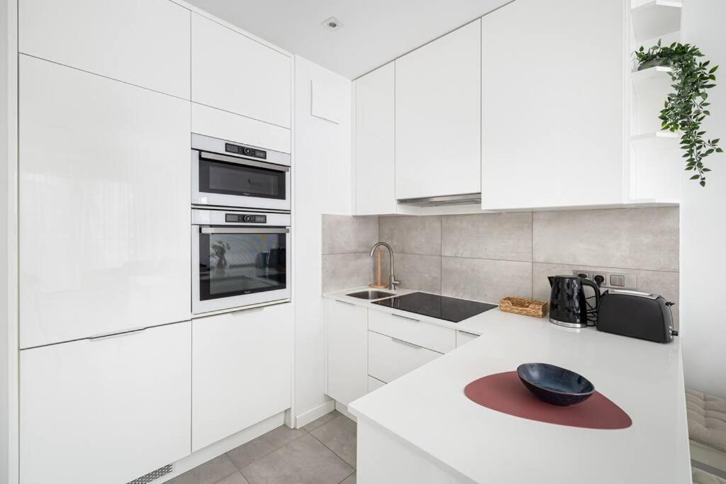 Ecru 1-bedroom With Parking And Balcony Apartament